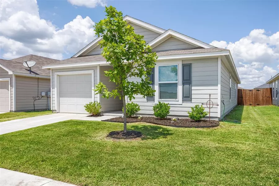 216 Rubylace Drive, Princeton, TX 75407