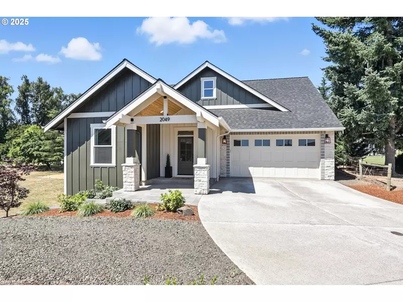 2049 SE ARROWWOOD AVE, Dallas, OR 97338