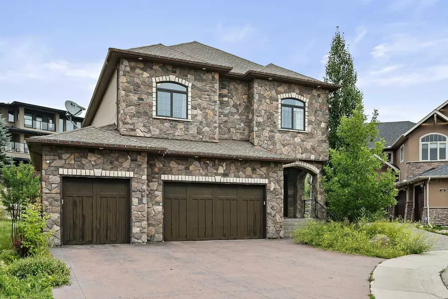24 Fortress CT Southwest, Calgary, AB T3H 0T8