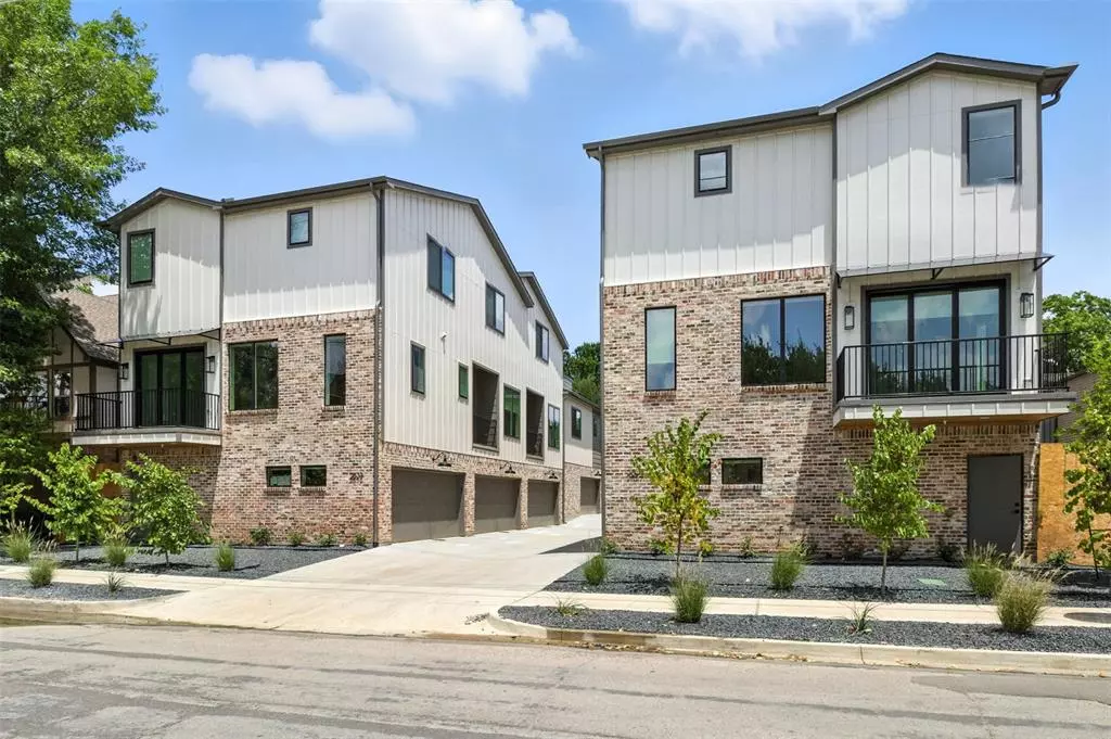 Dallas, TX 75206,5833 Oram Street #4