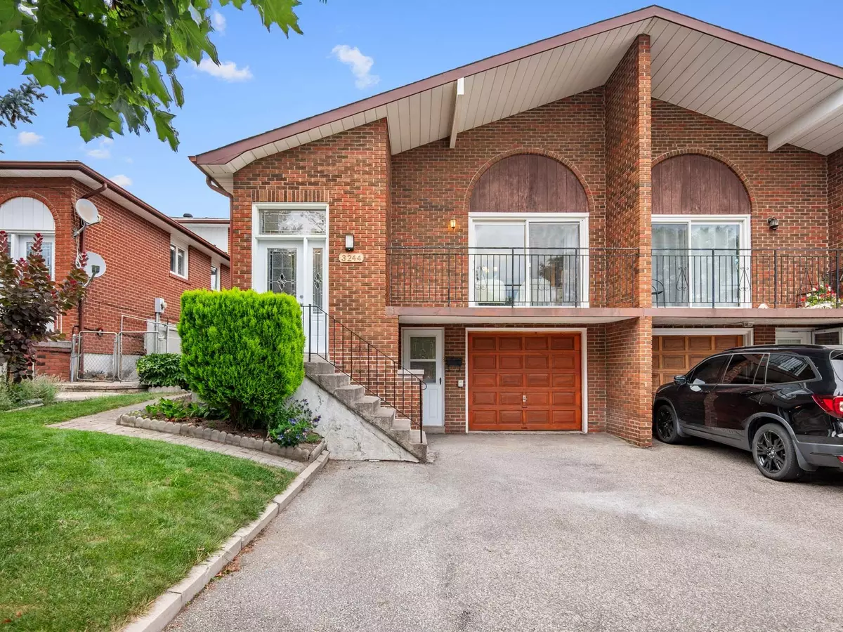 Mississauga, ON L4Y 3Z8,3244 Lednier TER
