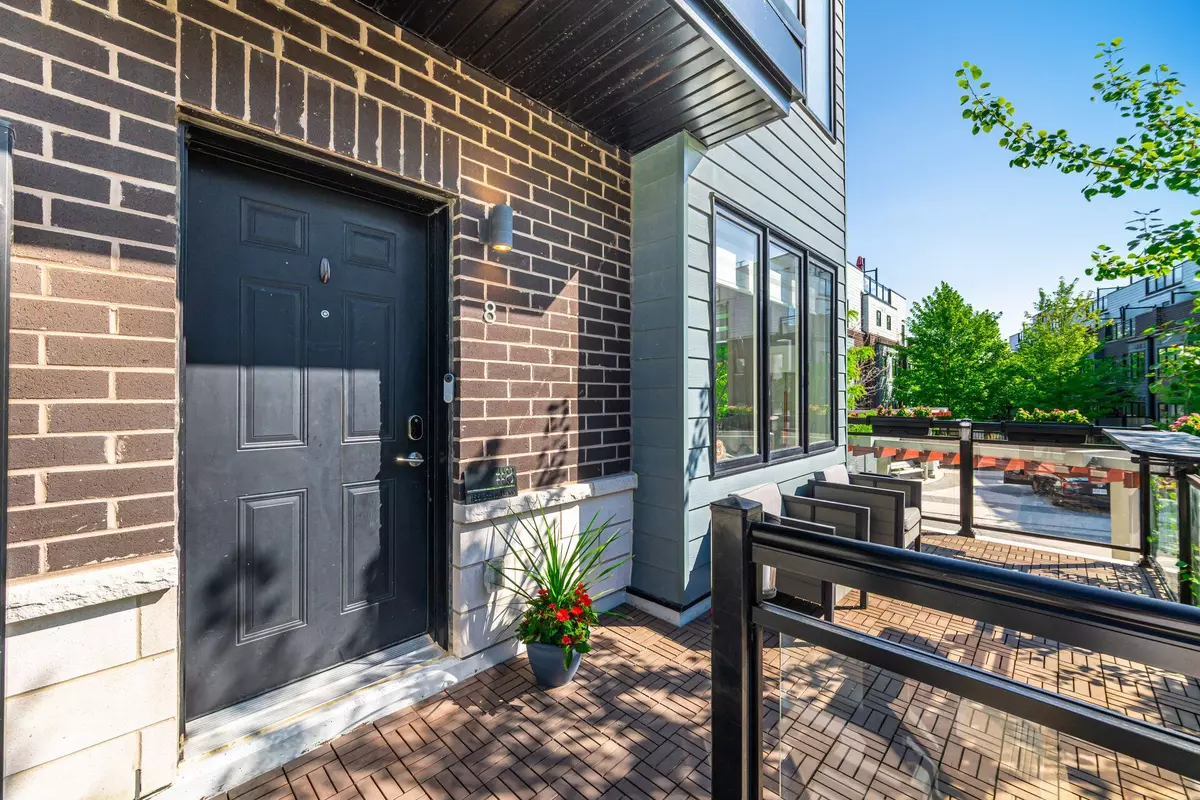 Mississauga, ON L5J 0B3,1155 Stroud LN #8