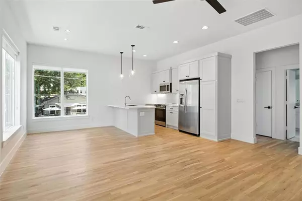 Dallas, TX 75206,5833 Oram Street #4