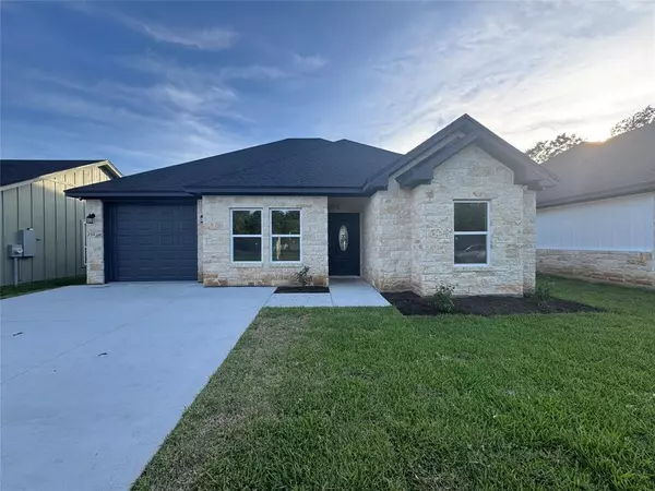 331 Rogers Street, Mcgregor, TX 76657