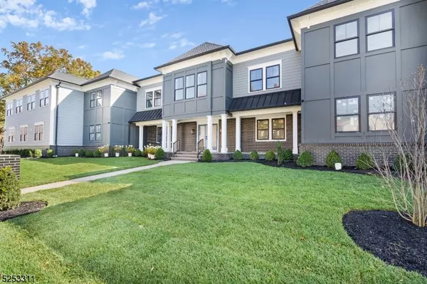 214 E Grove St, Westfield Town, NJ 07090