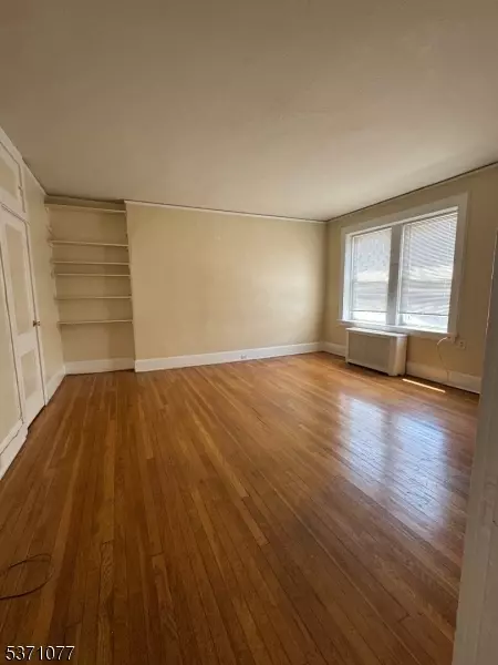 Maplewood Twp., NJ 07040,187 Maplewood Ave #9