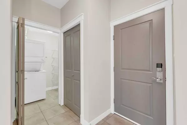 Sylvan Lake, AB T4S 0A4,100 Lakeway BLVD #121