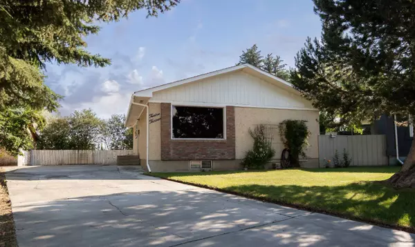 1213 Ventura PL N, Lethbridge, AB T1H 1X8