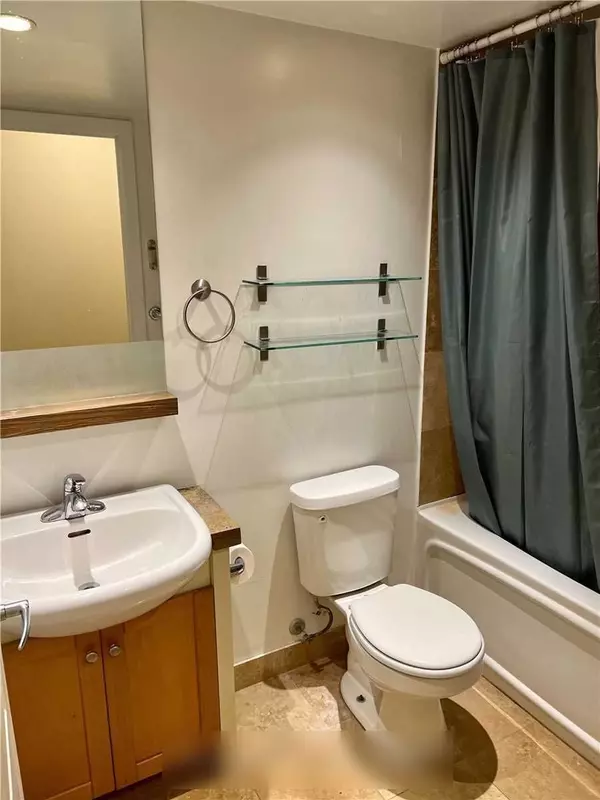 Toronto C01, ON M5J 2Y5,208 Queens Quay W #3101
