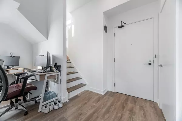 Whitby, ON L1N 1B9,1604 Charles ST #114