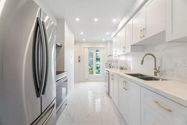 Mississauga, ON L5N 6J9,2963 Gulfstream WAY