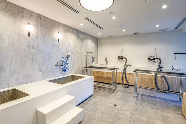 Toronto W05, ON M3K 0E4,1100 Sheppard AVE W #217