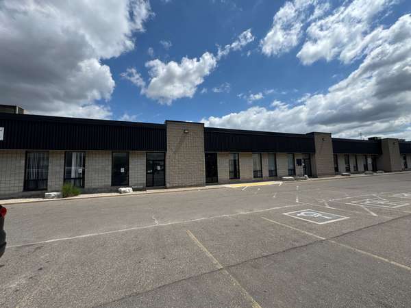80 Hale RD #7, Brampton, ON L6W 3M1