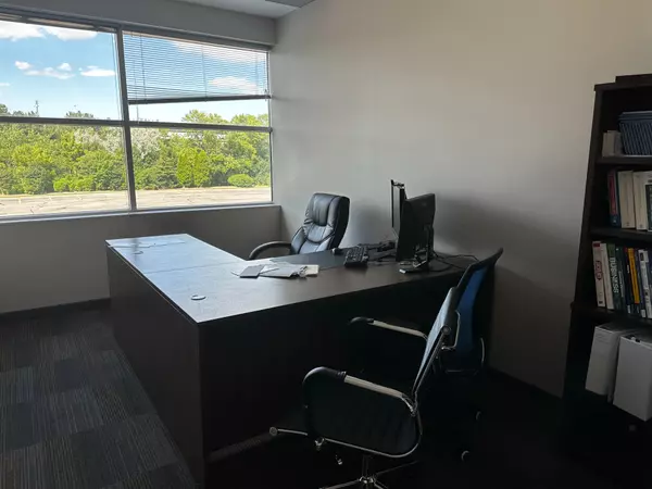 Mississauga, ON L5N 2X7,2345 Argentia RD #107