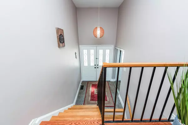 Oakville, ON L6L 2M9,2483 Yarmouth CRES