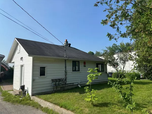2440 Leitrim RD, Blossom Park - Airport And Area, ON K1T 3V3