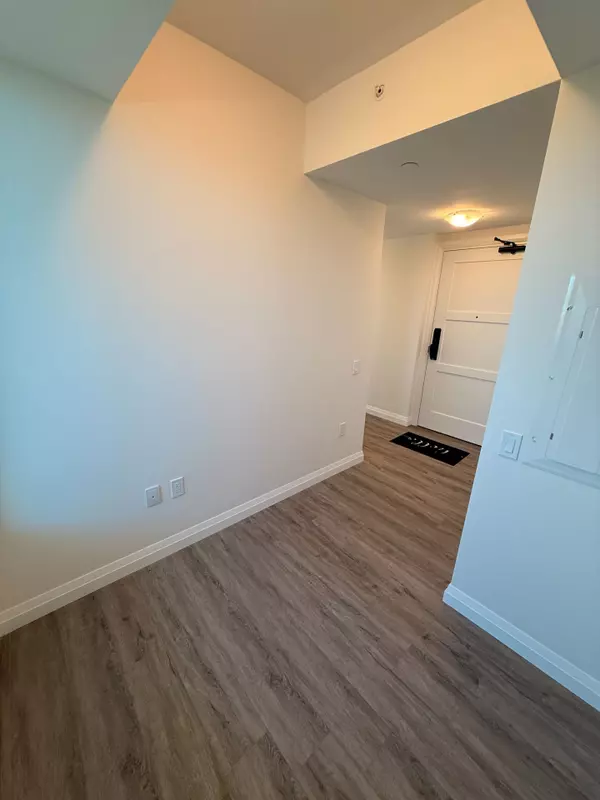 Guelph, ON N1E 0S6,93 Arthur ST S #715