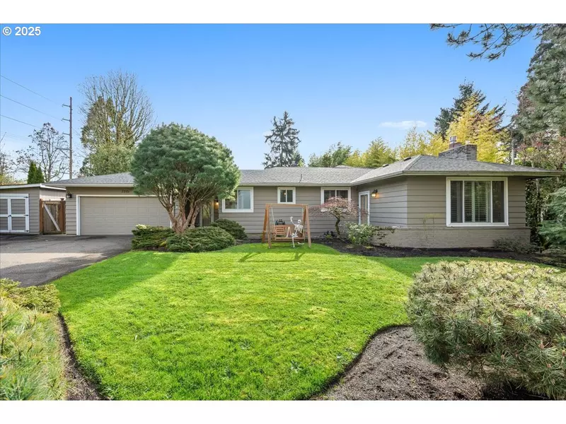 7315 SW SYLVAN CT, Portland, OR 97225