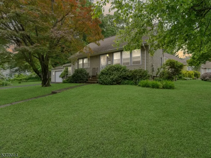 44 Farmingdale Ave, Bloomfield Twp., NJ 07003