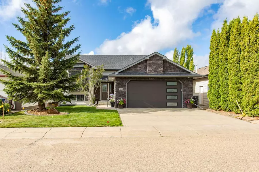 163 Ackerman CRES, Red Deer, AB T4R 3B8
