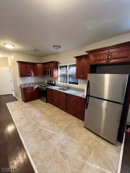 Newark City, NJ 07106,142 Sunset Ave #2