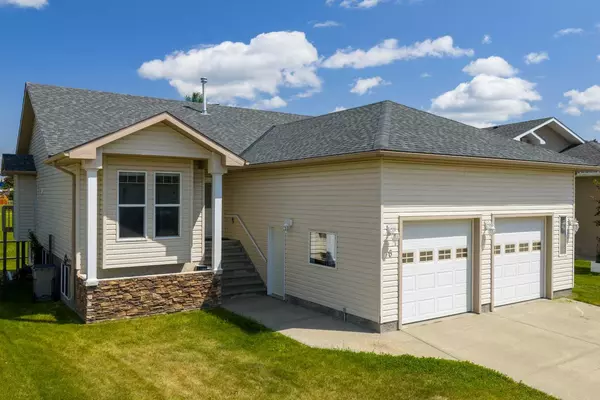 6 Park CIR, Whitecourt, AB T7S 1H8