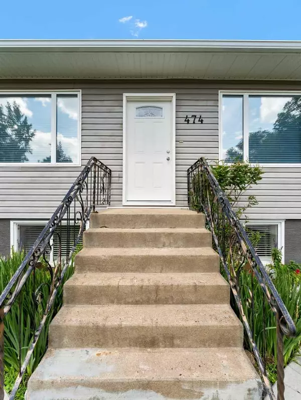 Medicine Hat, AB T1A 1R3,474 10 ST SE
