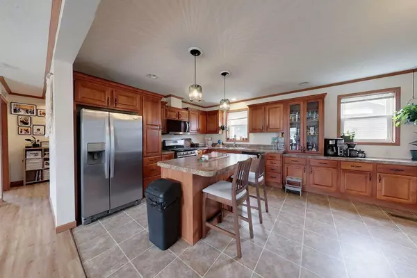 Slave Lake, AB T0G 2A3,720 10 ST Southeast