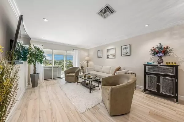 13578 Via Flora #E, Delray Beach, FL 33484