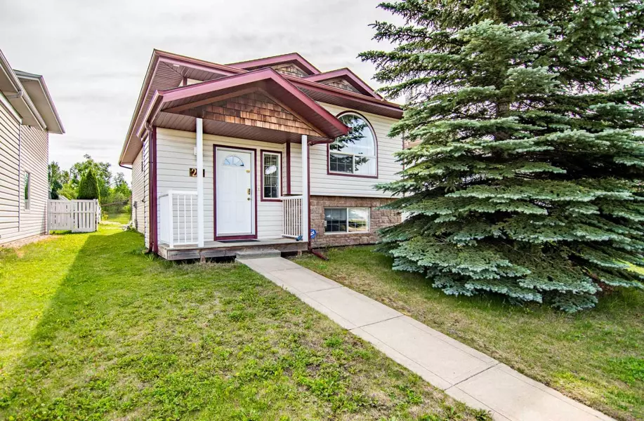 21 Ralston CRES, Red Deer, AB T4P 3Y5