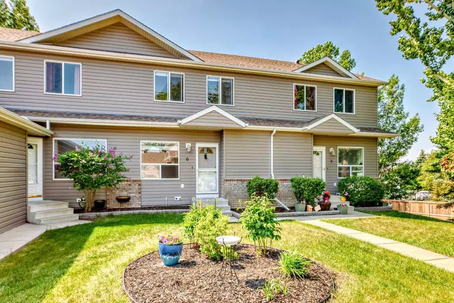 900 Allen ST SE #6, Airdrie, AB T4B1E5