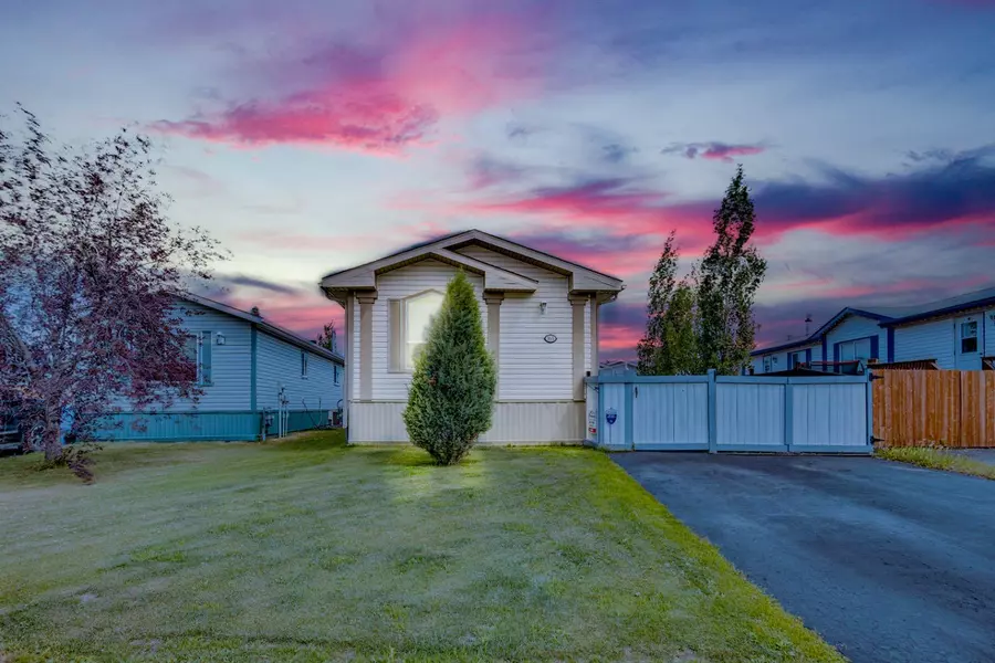 165 Mitchell DR, Fort Mcmurray, AB T9K 2P1