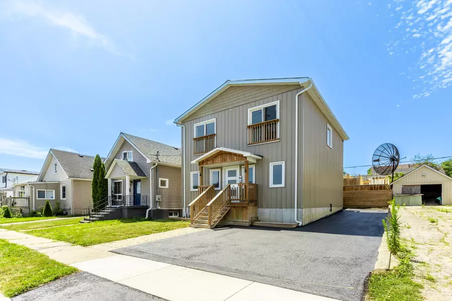 308 Nassau ST, Oshawa, ON L1J 4A8