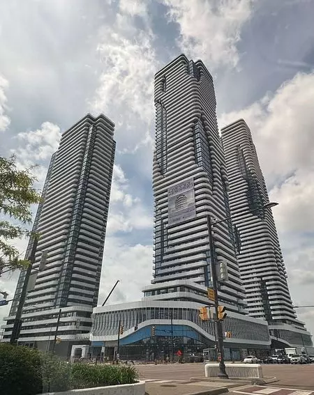 225 Commerce ST E #5901, Vaughan, ON L4K 0R1