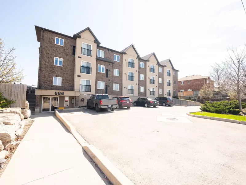 886 Golf Links RD #205, Hamilton, ON L9K 1J8