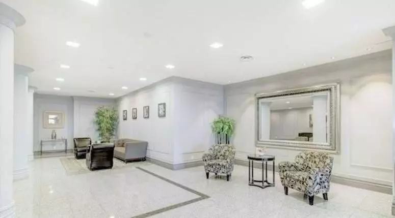 Toronto C14, ON M2M 4J4,7 BISHOP AVE ##910
