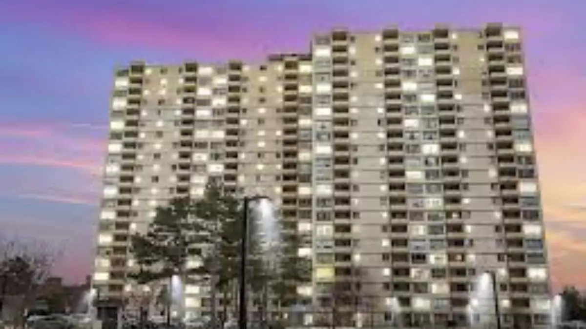 Toronto W09, ON M9R 1T1,340 Dixon RD #2208