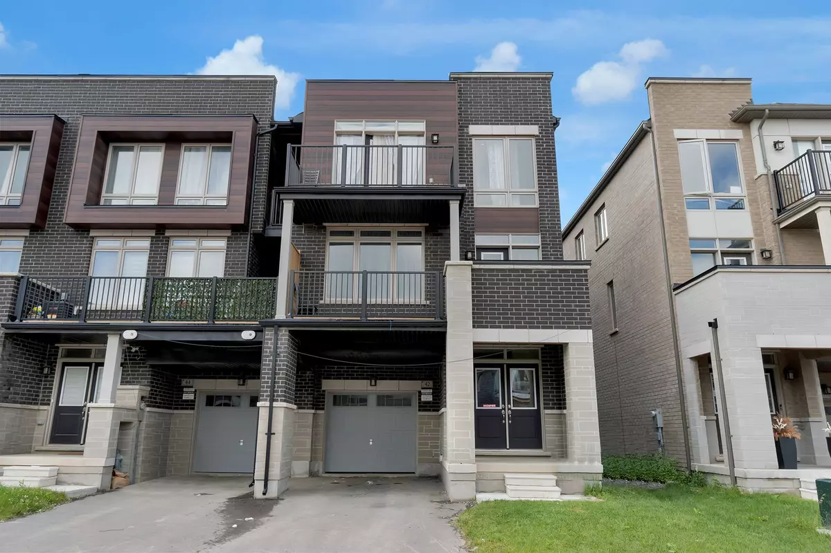 Brampton, ON L7A 5H8,42 Donald Ficht CRES