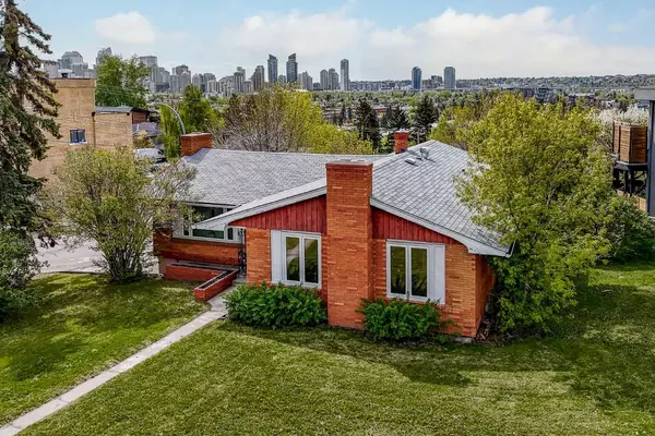 1927 Briar CRES NW, Calgary, AB T2N 3V6