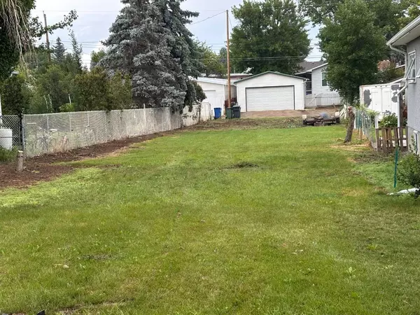 2220 23 AVE, Coaldale, AB T1M 1H4