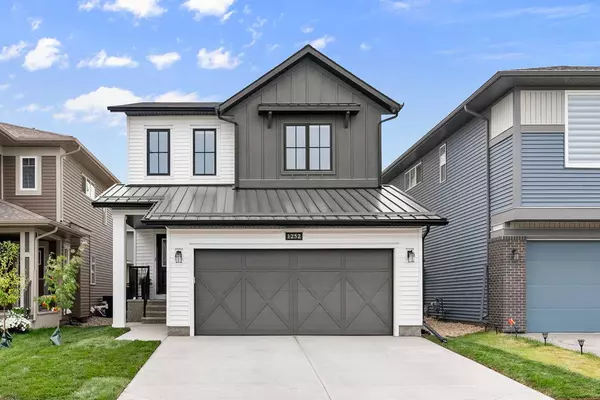 1252 Chinook Gate Bay SW, Airdrie, AB T4B 5J2