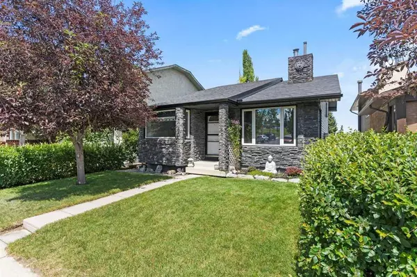 Calgary, AB T3K 1S2,40 Beacham Rise Northwest