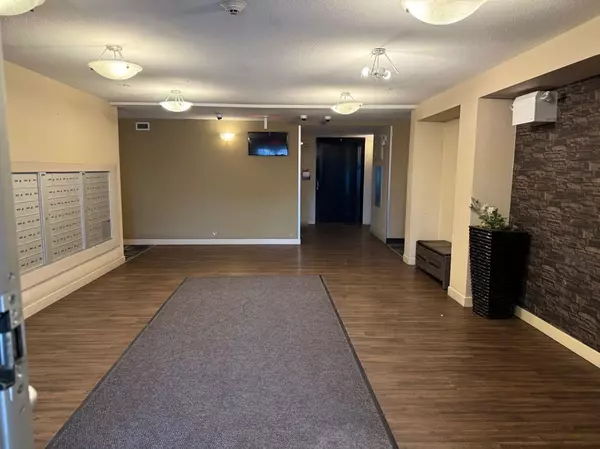 Calgary, AB T3J0N7,7210 80 AVE Northeast #202