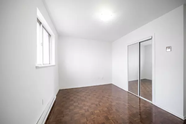 Toronto C06, ON M3H 2T6,1042 Sheppard AVE W #104
