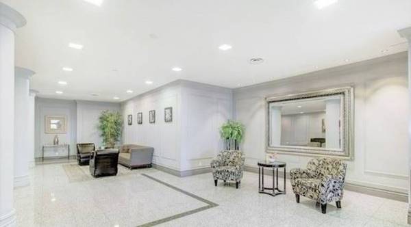 7 BISHOP AVE ##910, Toronto C14, ON M2M 4J4