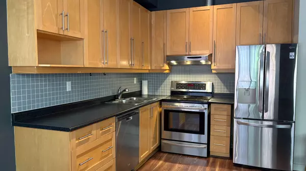 194 Merton ST #204, Toronto C10, ON M4S 3B5