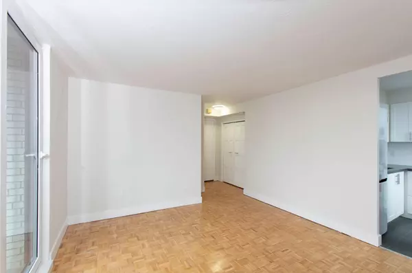 Toronto C02, ON M5R 2R5,485 Huron ST #402