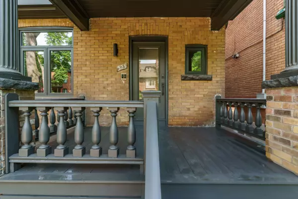 Toronto C02, ON M5R 2Z1,325 Brunswick AVE #Upper