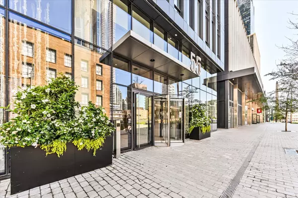 Toronto C08, ON M5E 0G1,55 Cooper ST #4011