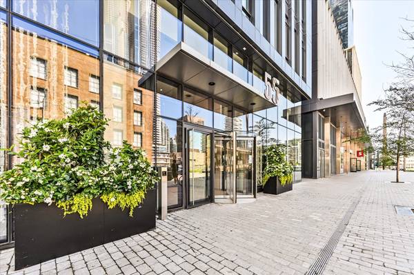 Toronto C08, ON M5E 0G1,55 Cooper ST #4011